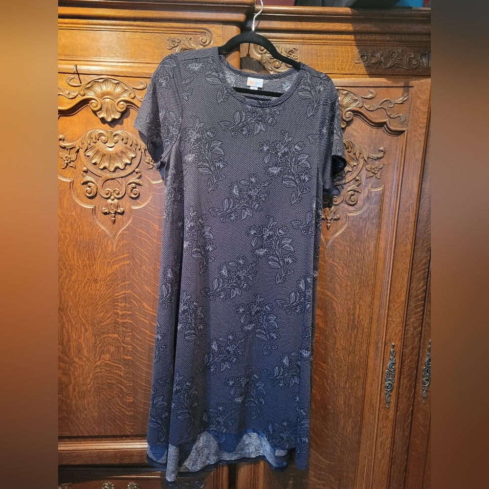 Lularoe Carly, medium
